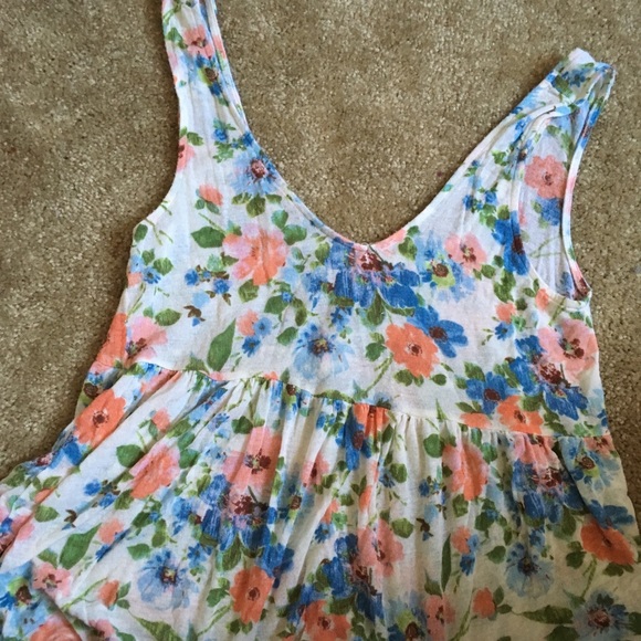 Clothes small/medium - Picture 3 of 8